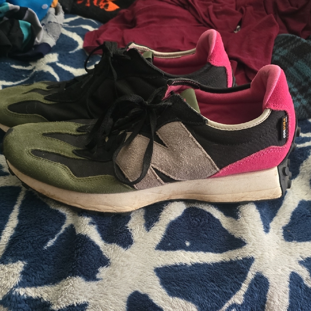 New Balance Women's Sneakers - Black, Green, Pink